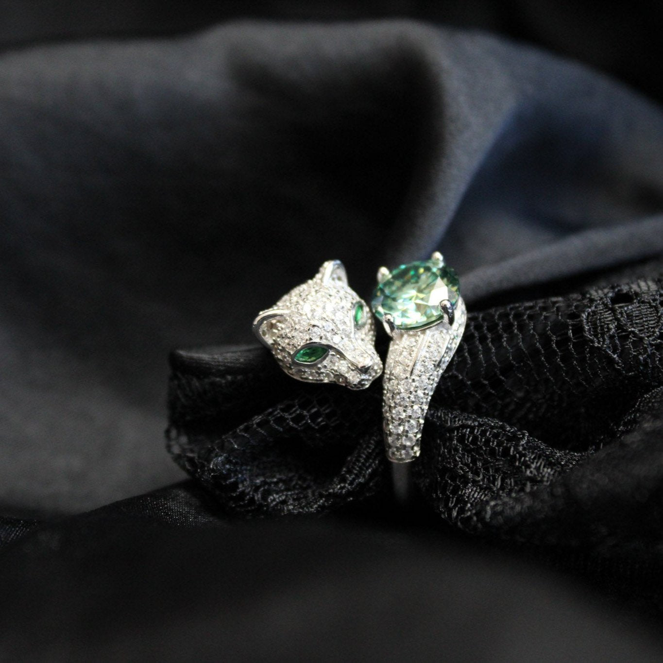 2 Carat Moissanite Diamond Adjustable Ring, 18K White Gold Vermeil, Leopard Shape Design