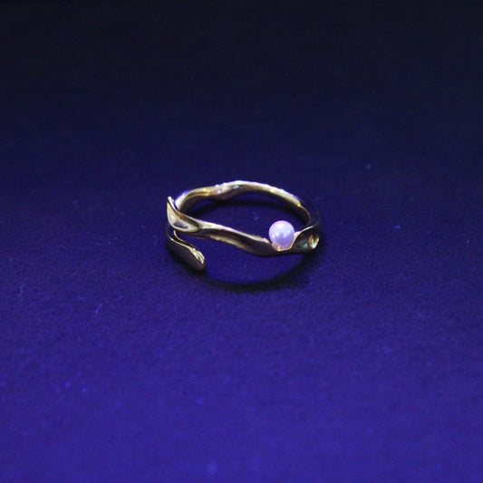 Baroque Rhodium and 18K Gold Plated S925 Silver Pearl Ring